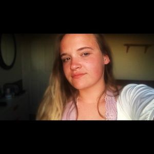 Meet your Posher, Alyson